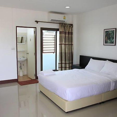เมธาพาเลซ Hotel สกลนคร ภายนอก รูปภาพ