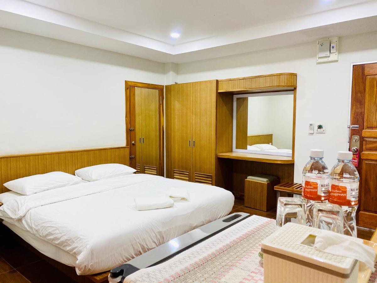 เมธาพาเลซ Hotel สกลนคร ภายนอก รูปภาพ