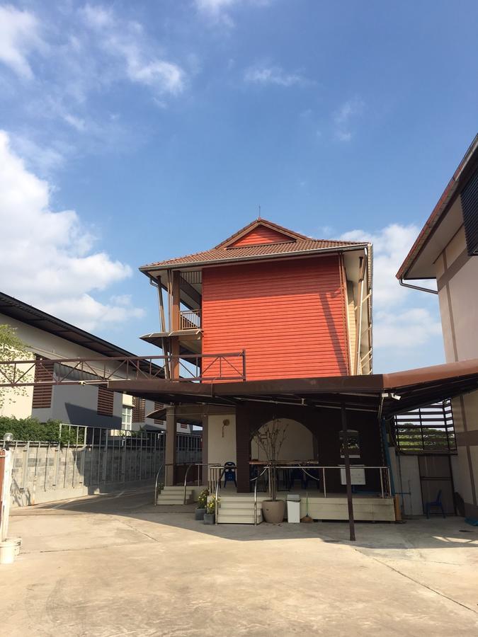เมธาพาเลซ Hotel สกลนคร ภายนอก รูปภาพ