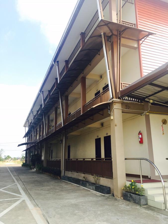 เมธาพาเลซ Hotel สกลนคร ภายนอก รูปภาพ